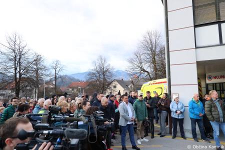 Javno pismo ministrici za zdravje in miren shod v podporo zoper ukinitvi Nujne medicinske pomoči Kamnik (33)